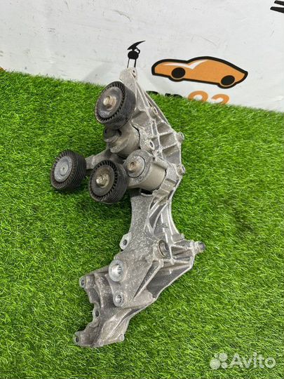 Кронштейн генератора Volkswagen Passat B7 cbta