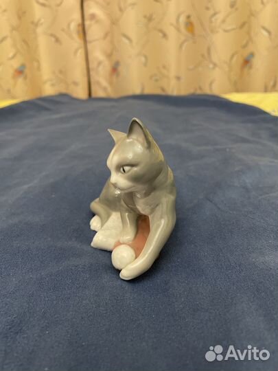 Фигурка «рождественский котёнок « NAO