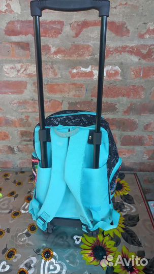 Детский рюкзак на колёсиках