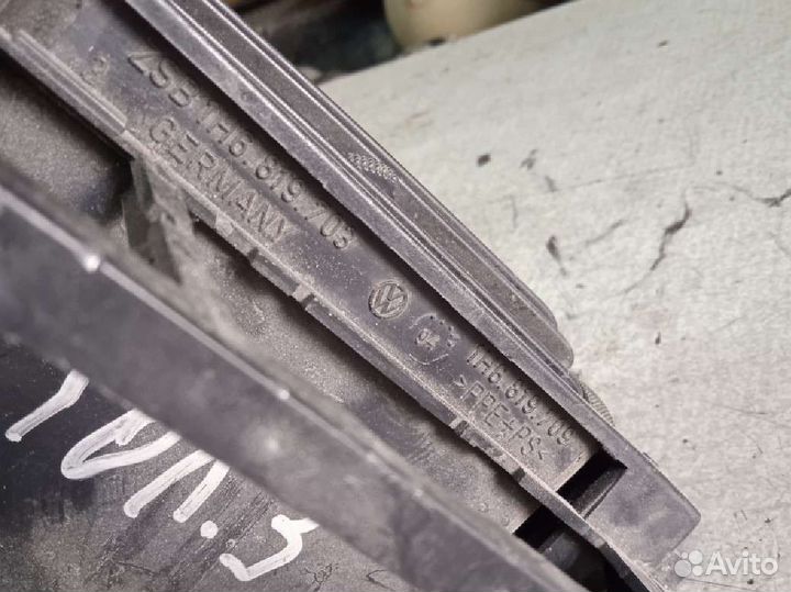 Дефлектор левый Volkswagen Golf 3 Фольксваген