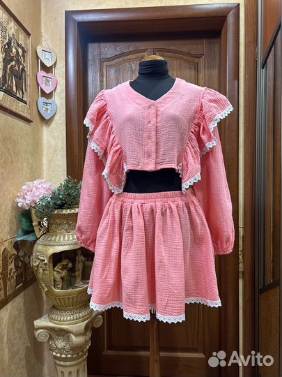 Муслиновый костюм с юбкой