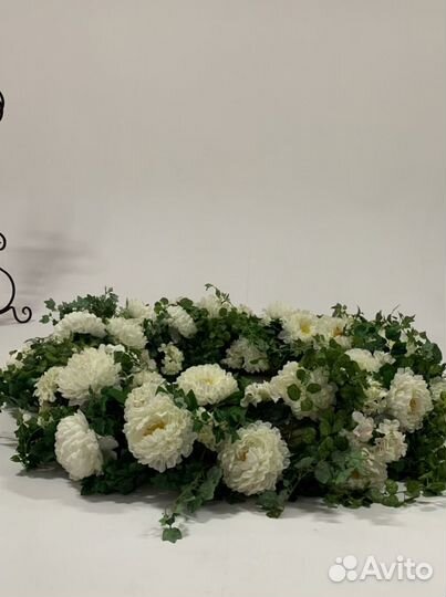 Венок подвесной/цветы/белые розы