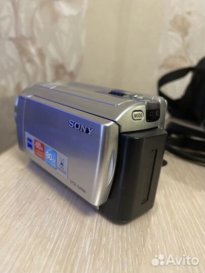 Видеокамера Sony Handycam DCR-SR68