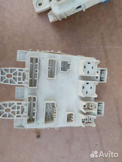 Блок предохранителей Хендай Элантра III 2004 г.в