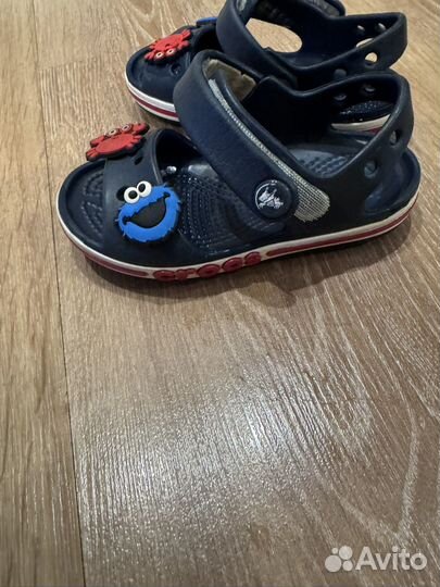 Сандалии crocs c7