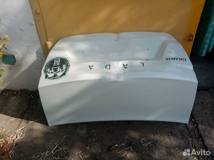 Продам крышку богажника на ладу гранту