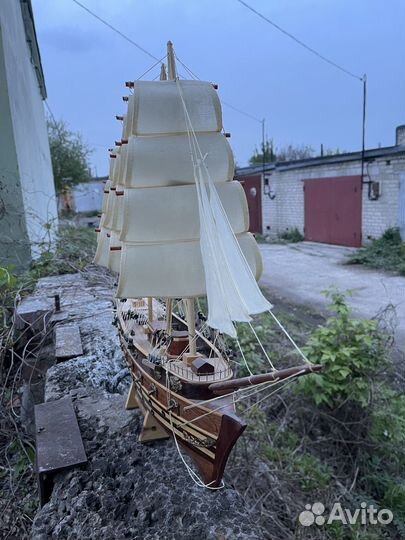 Модель корабля
