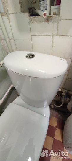 Продам новый бачок унитаза