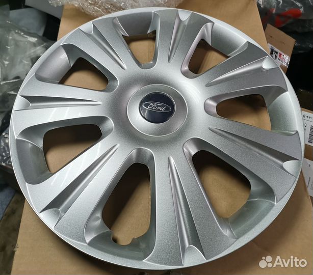 Колпак колеса Ford Focus 1683455