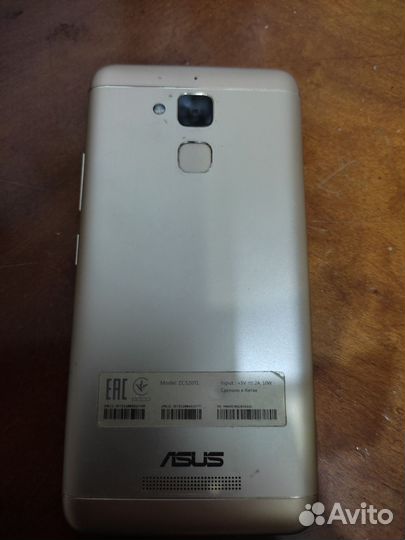Asus ZenFone 3 ZE552KL, 3/32 ГБ