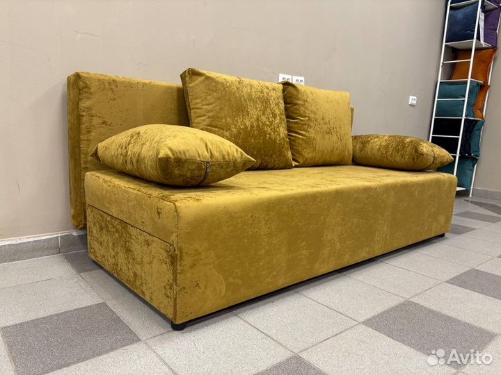 Диван новый горчичный плюшевый