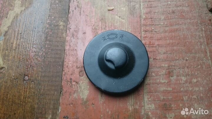 Крышка топливного бака грузовой иномарки