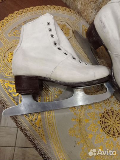 Коньки фигурные
