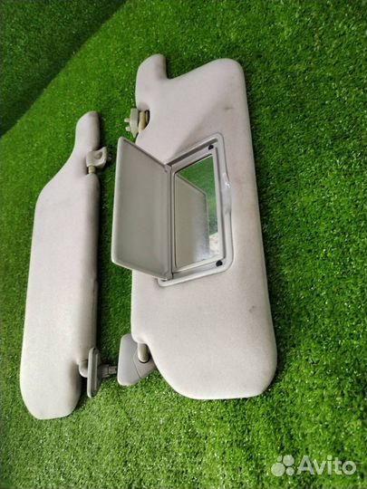 Козырек солнцезащитный Nissan Laurel HC35