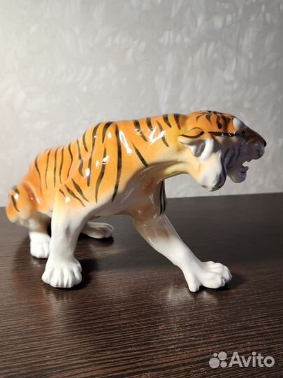 Фарфоровые статуэтки