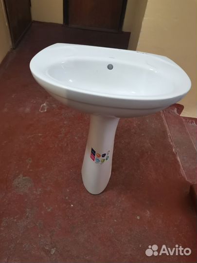 Раковина с тумбой в ванну