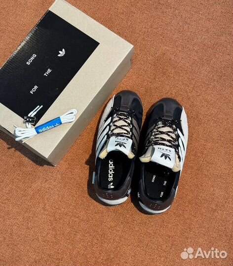 Кроссовки женские Adidas