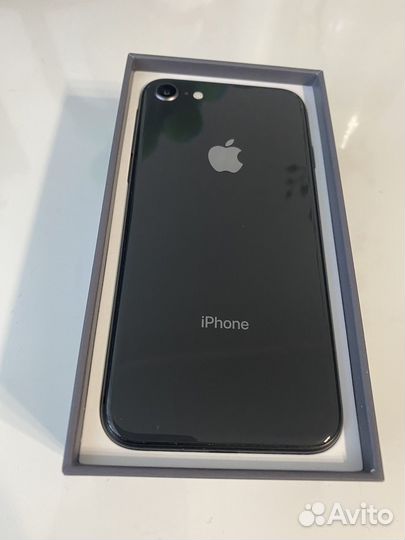 Телефон iPhone 8 64 gb