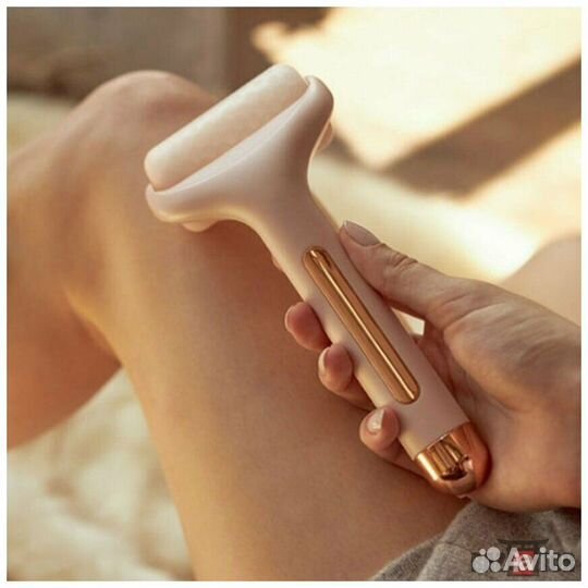 Охлаждающий роликовый массажер для лица и тела flb