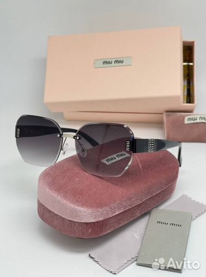 Солнцезащитные очки miu miu