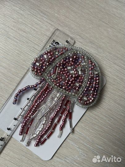 Брошь из бисера