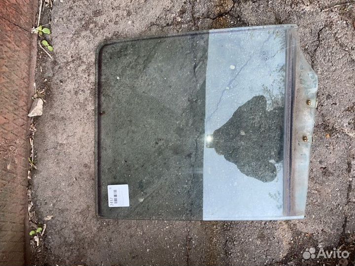 Стекло двери заднее левое Kia Sportage 1 бензин