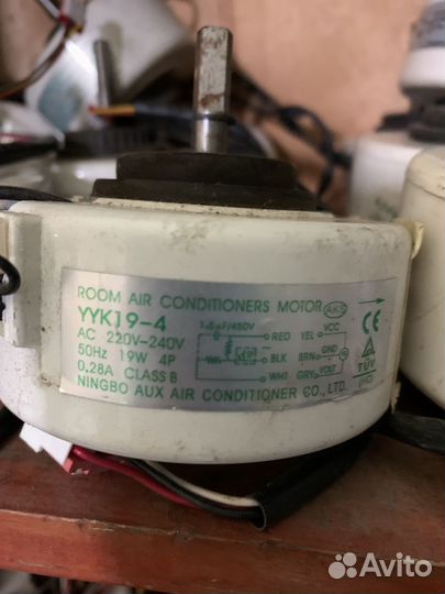 Двигатель внутреннего блока сплит симтемы YYK19-4
