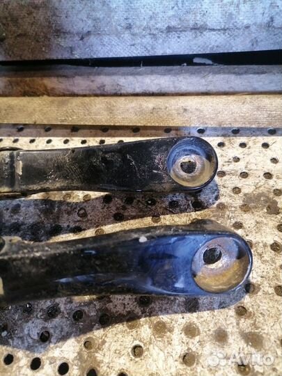 Поводок стеклоочистителя Kia Cerato