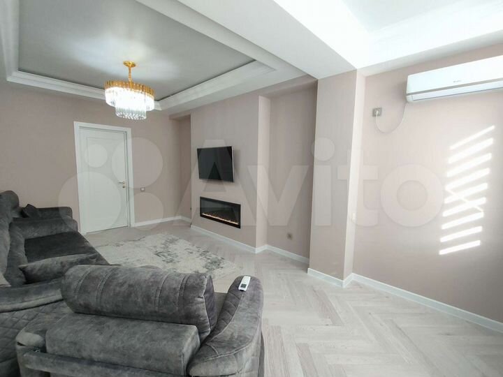 2-к. квартира, 80 м², 9/12 эт.