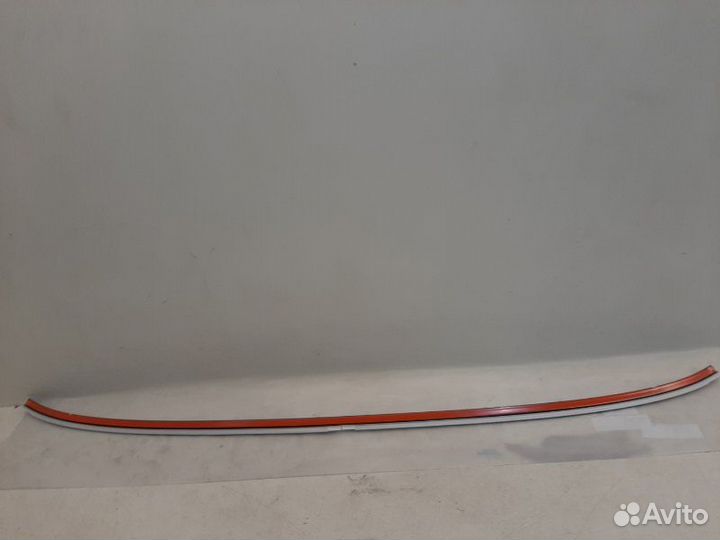 Молдинг лобового стекла передний Toyota Camry V70