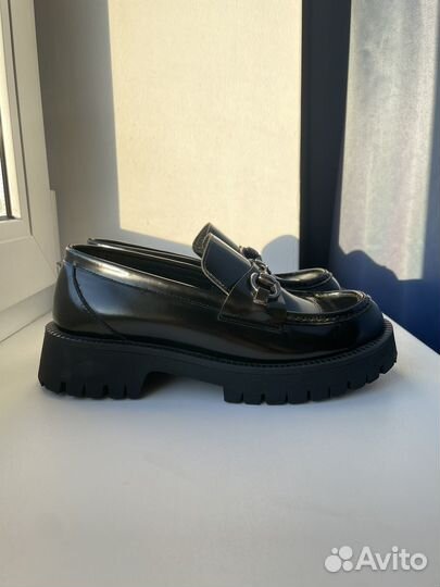 Лоферы / туфли чёрные женские кожаные, 37