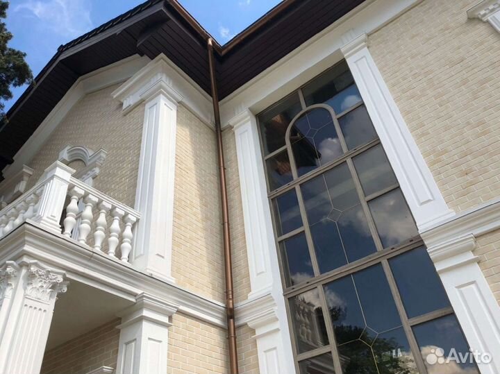 Фасадный декор дома / Оконное обрамление