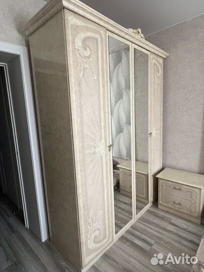 Спальный гарнитур