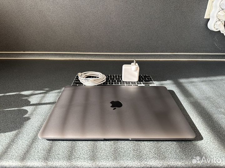 Ноутбук apple macbook air 13 m1 8gb 256gb