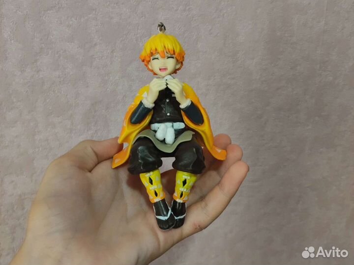 Аниме фигурка Зеницу Агацума сидящий