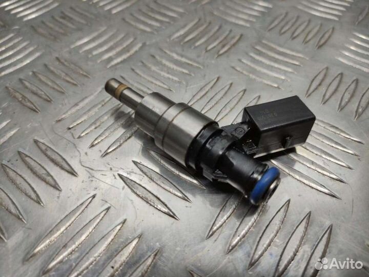 Форсунка Audi A3 8P (S3 2.0 2007