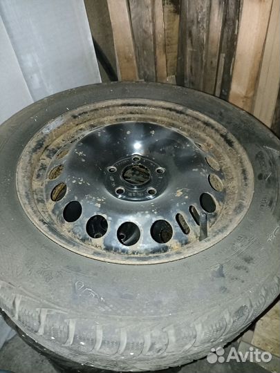 Зимняя резина 205 60 r16 бу с дисками и колпаками