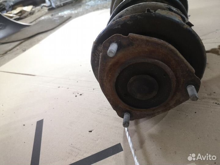 Стойка Toyota Rav4 ACA21W (Переднее Левое)