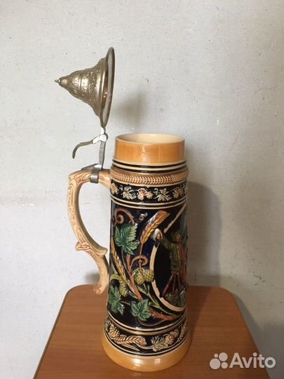 Старинный пивной бокал