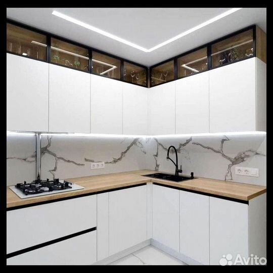 Кухня под потолок на дачу