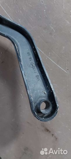 Поводок дворников левый Ford Fiesta