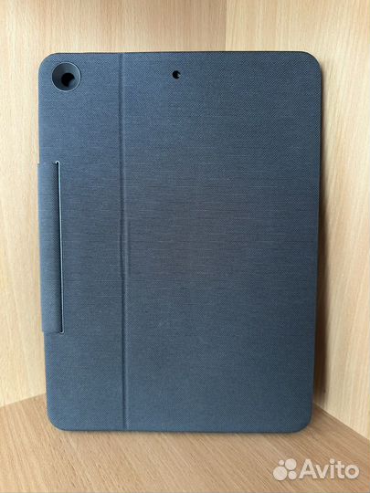 Logitech Rugged Folio (чехол-клавиатура) для iPad