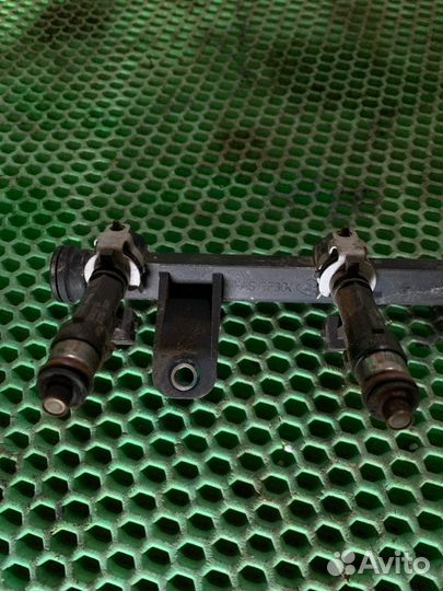 Топливная рампа Renault Logan K7M710 2008