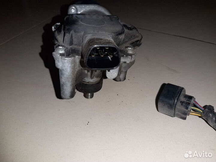 Моторчик переднего стеклоочистяителя Субару