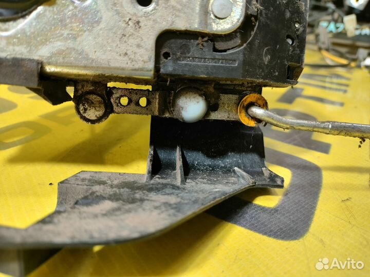 Замок двери задний левый Ford Fusion