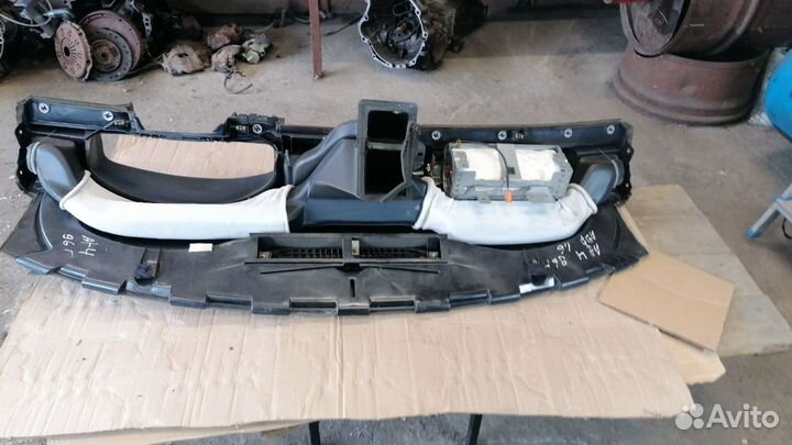 Торпеда в сборе с подушкой пассажира Ауди А4 1995