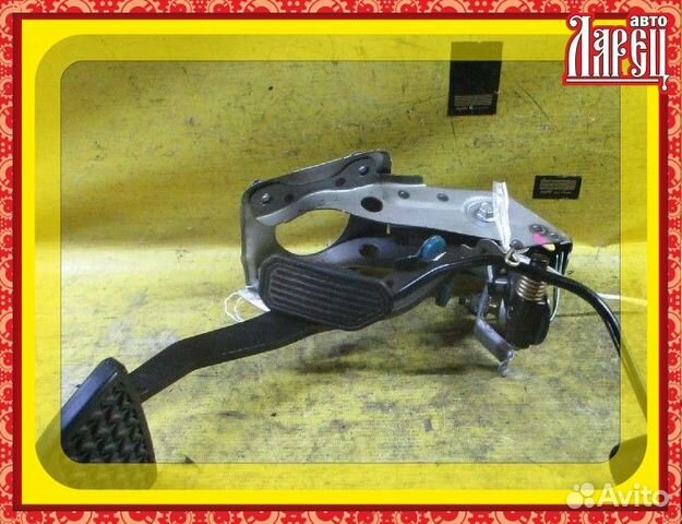 Педаль тормоза Toyota Opa