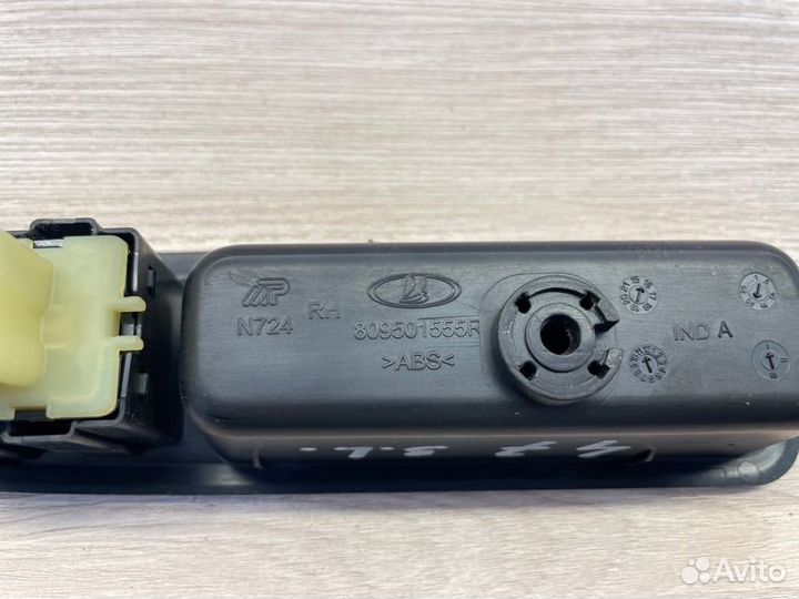 Кнопка стеклоподъемника задняя правая LADA X-Ray