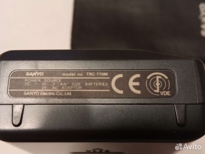 Диктофон кассетный Sanyo TRC-770M + 4 кассеты Sony