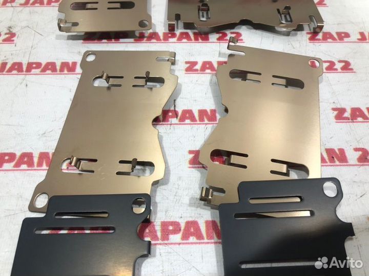 Пластины противоскрипные передние Toyota Land